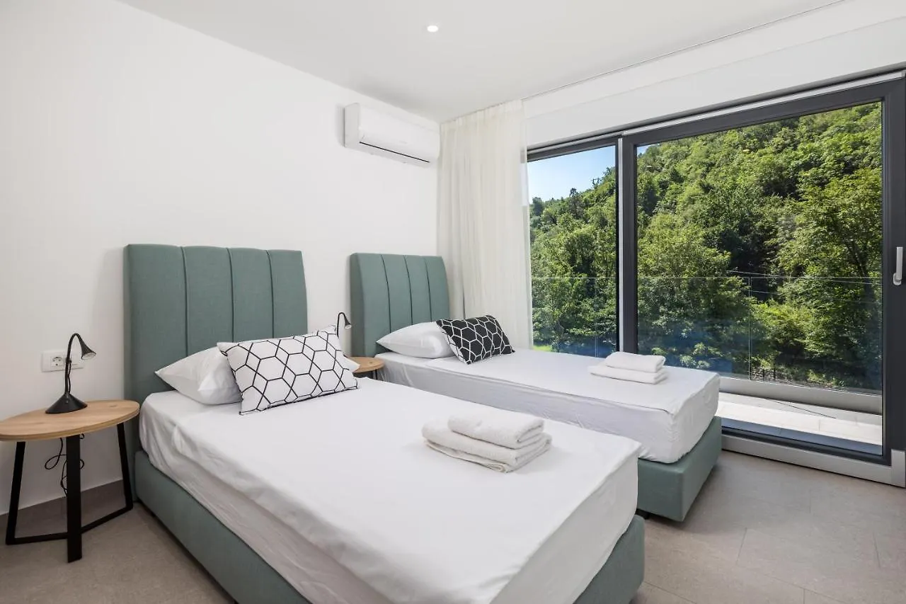 Villa Floris Medveja 0*,  Croatia