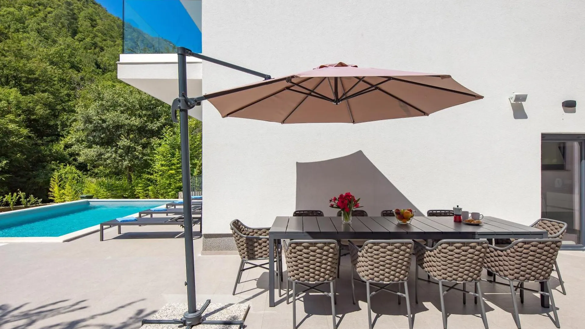 Villa Floris Medveja 0*,  Croatia